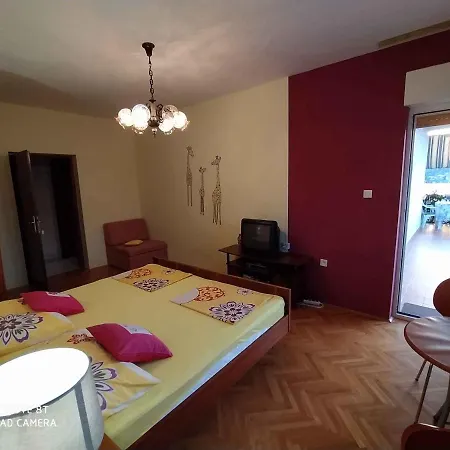 In 7337 Apartment *